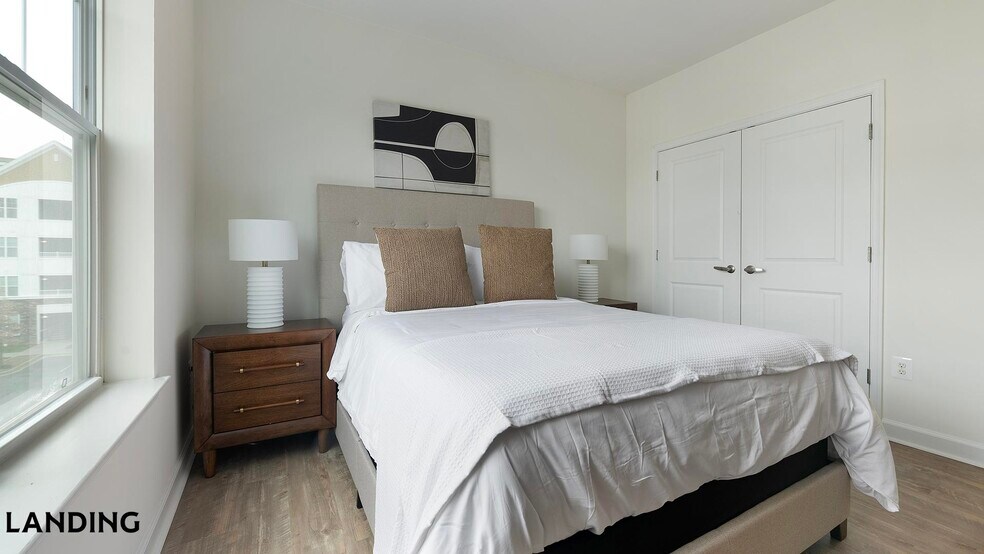 Building Photo - 909 Mansion Dr