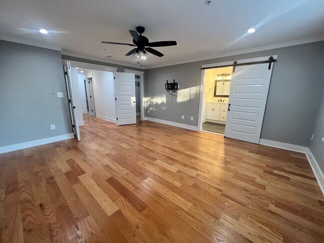 Building Photo - Stunning 4 BR/3.5 BA Single-Family Home in...