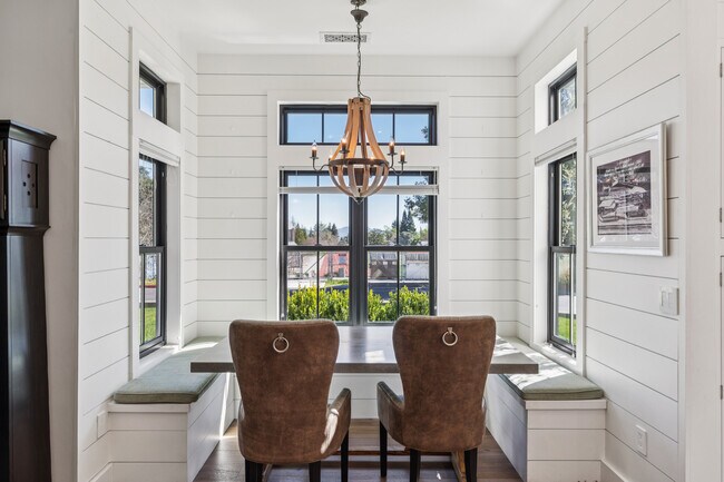 Building Photo - 1810 Quail Ct