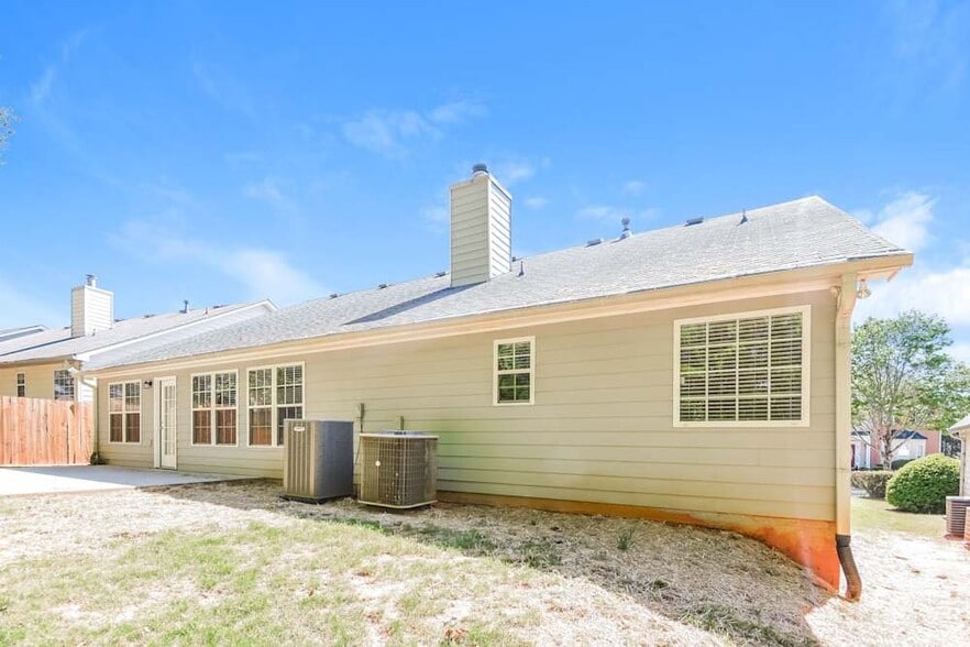 Building Photo - 1320 Martins Down Dr SE