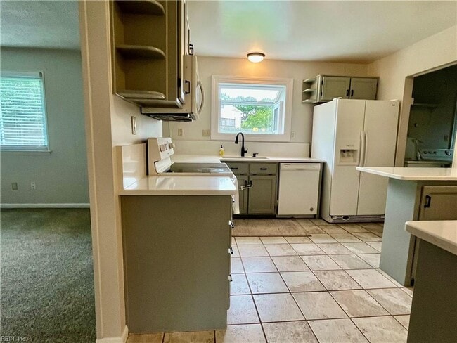 Building Photo - 3905 Brentwood Crescent