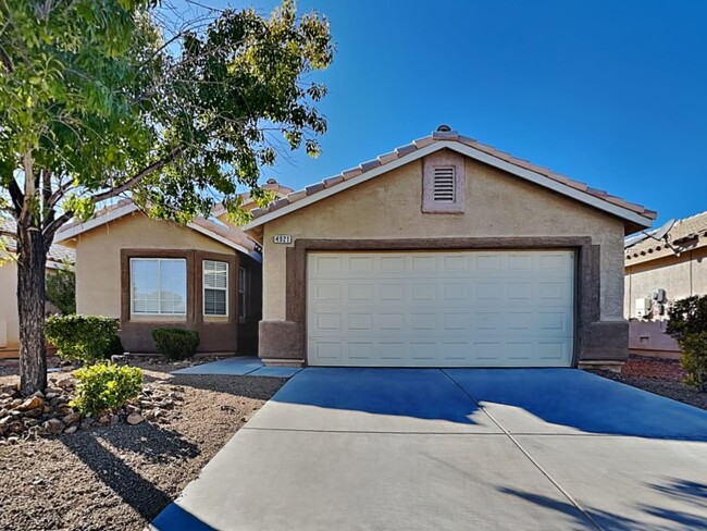 Primary Photo - 4921 Sapphire Light St