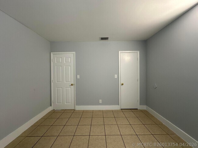 Building Photo - 4819 Arjaro Dr