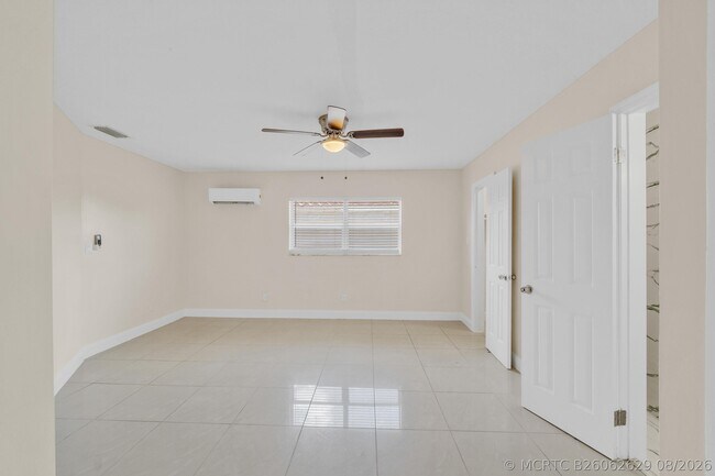Building Photo - 4921 NW 39th St