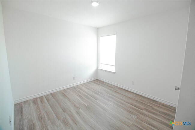 Building Photo - 1601 Cloud St