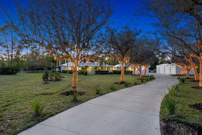 Building Photo - 15100 Sweetwater Ct