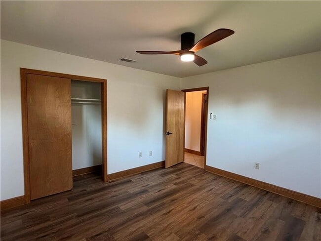 Building Photo - 4840 Rye St