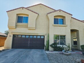Building Photo - STUNNING 4 Bed, 2.5 Bath Oasis with Pool Your Dream Home Awaits!