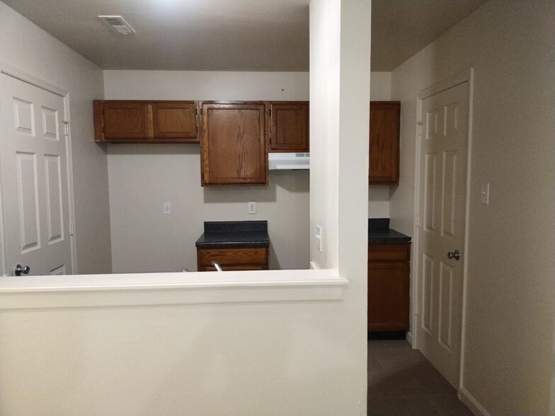 Building Photo - 623 Palisades Dr