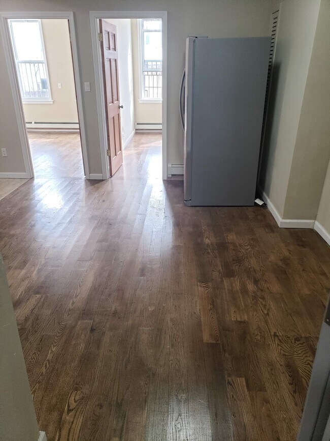 Building Photo - 836 48th St