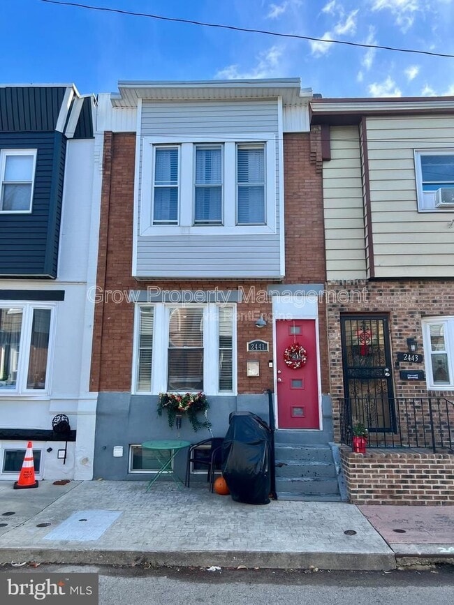 Building Photo - 2441 S Philip St