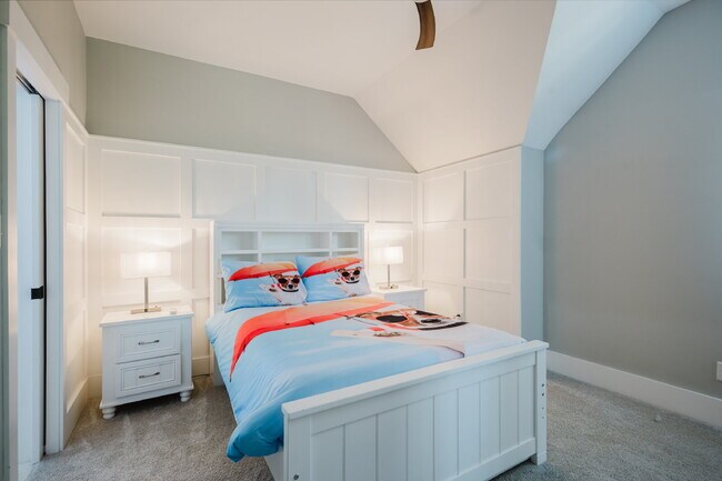 Building Photo - Stunning Custom Home in Palmetto Bluff