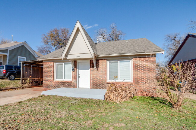 Building Photo - Charming 3-Bedroom Home in OKC – Available...