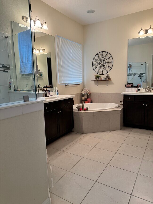 Building Photo - 55 Cortona Ln