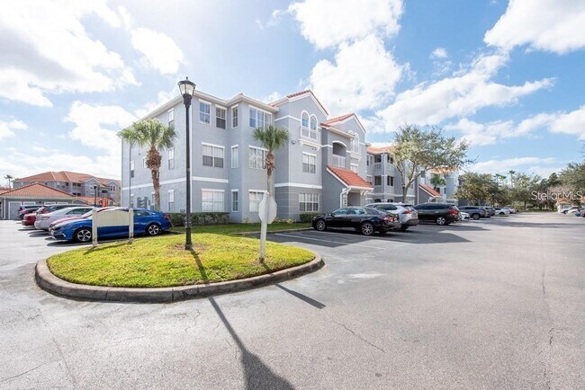 Building Photo - 18001 Richmond Pl Dr