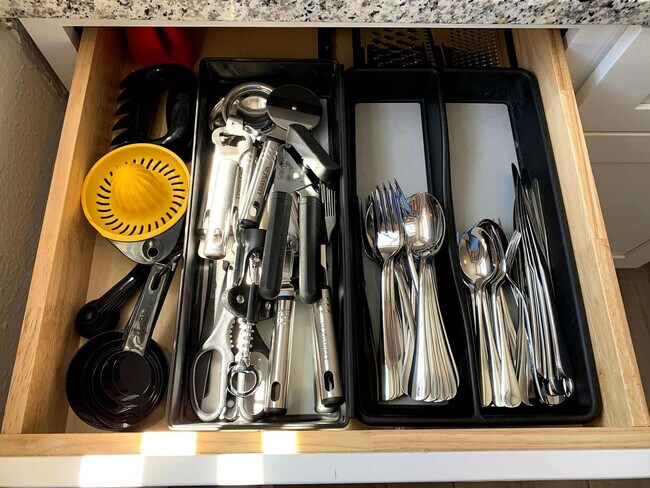 Building Photo - 7388 Oneida Dr