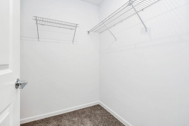 Building Photo - Beautiful three bedroom townhome