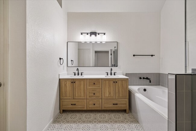 Building Photo - 8919 Summer Ash Ln