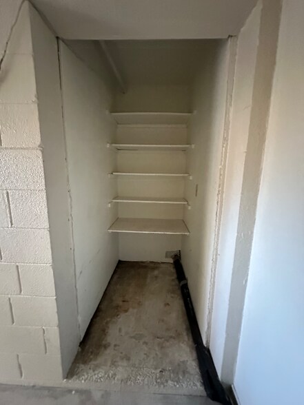 Building Photo - 10035 N 53rd St