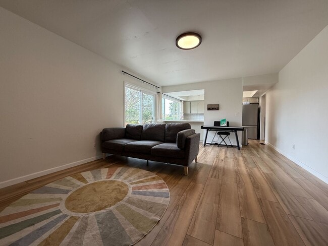 Building Photo - Coming availble soon!!! Tranquil Oak Hills...