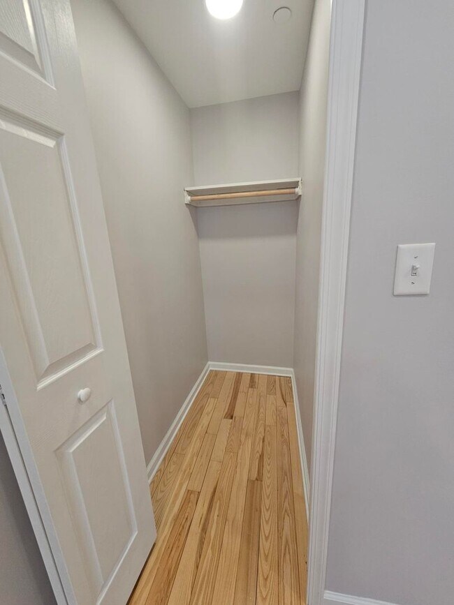 Building Photo - 813 N 41st St