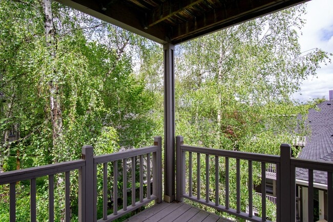 Building Photo - Bright & Spacious 2-Bed/2 Bath with W/D, D...