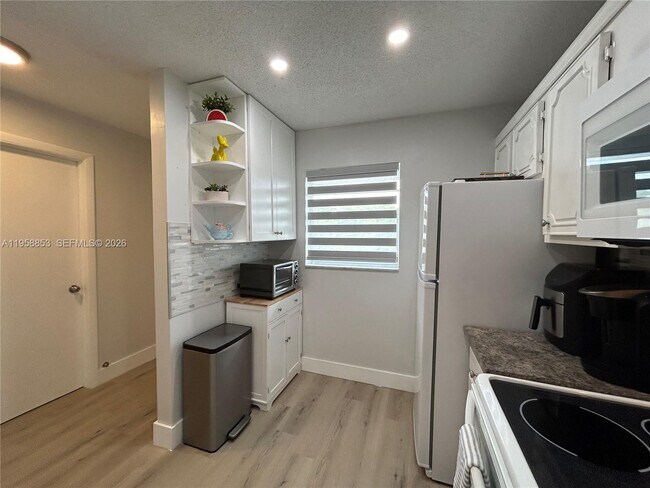 Building Photo - 1501 S Ocean Blvd