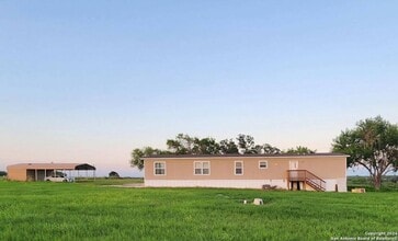 Building Photo - 11903 N State Highway 123