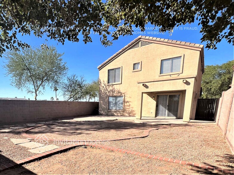 Building Photo - 163 S Parkwood