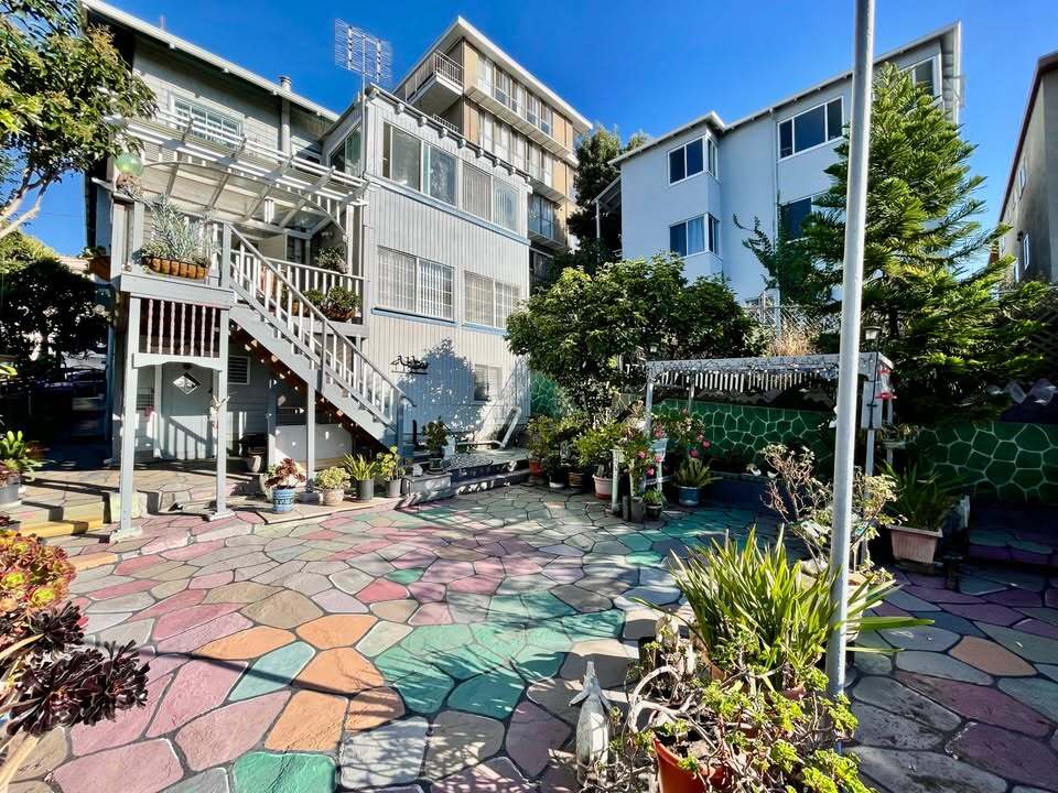 Building Photo - 475 Newton Ave