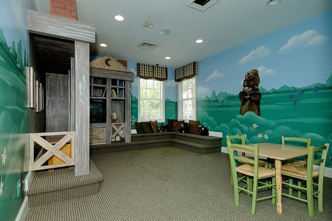 Building Photo - 2 Bedroom 2 bathroom in The  Abor Lakes Lu...