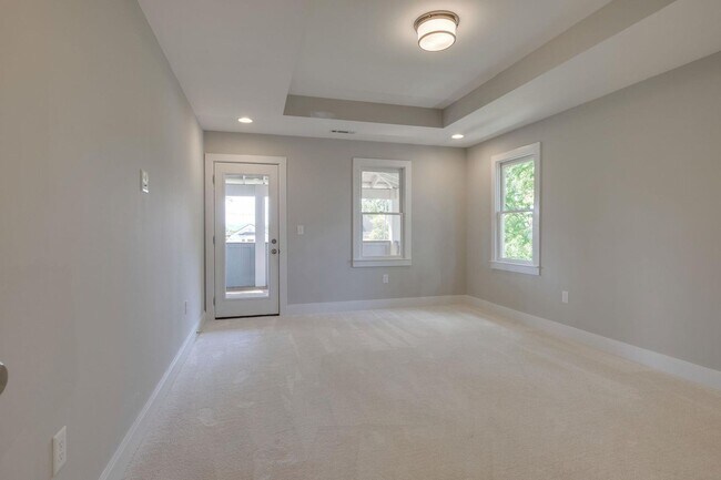 Building Photo - 1509 Ashwood Ave