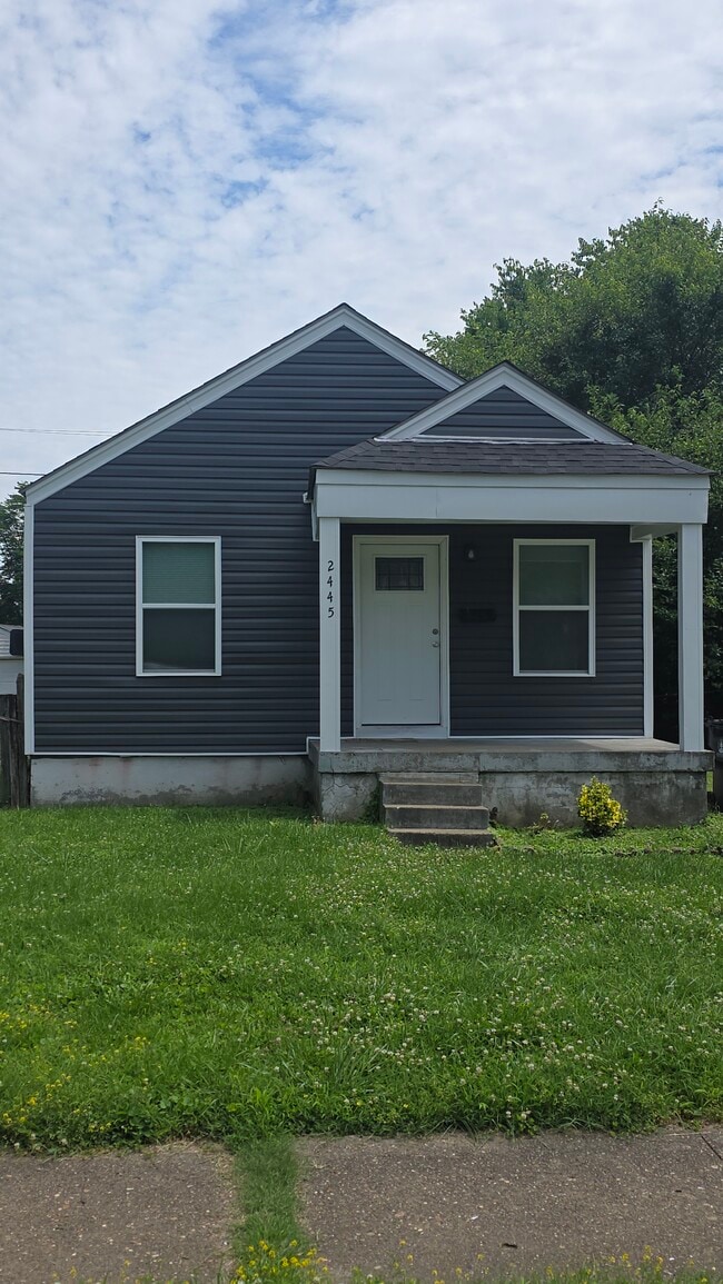Building Photo - 2445 Lindbergh Dr