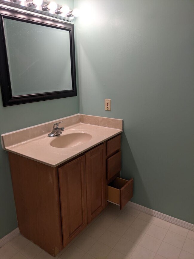 Building Photo - Northlane Dr