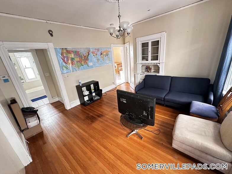 Building Photo - 243 Highland Ave