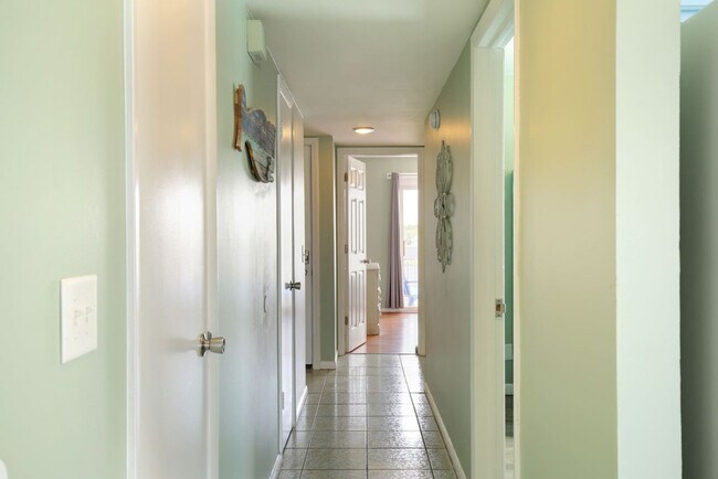 Building Photo - 608 Carolina Beach Ave S