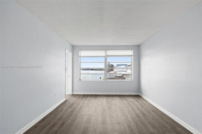 Building Photo - 1300 NE 191st St