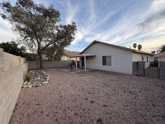 Building Photo - 10069 E Paseo San Ardo