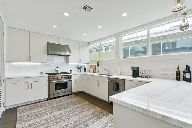 Building Photo - 2235 Gloaming Way