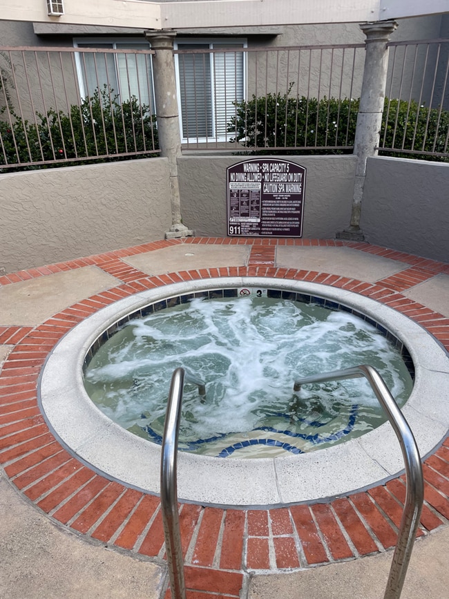 hot tub - 930 Via Mil Cumbres