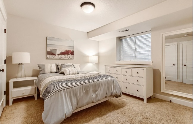 Building Photo - *Coming Soon!!* Fabulous Bright Townhome in the Heart of Downtown Lake Oswego.