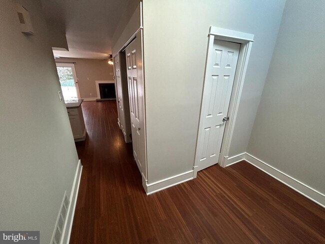 Building Photo - 1011 Princeton Pl