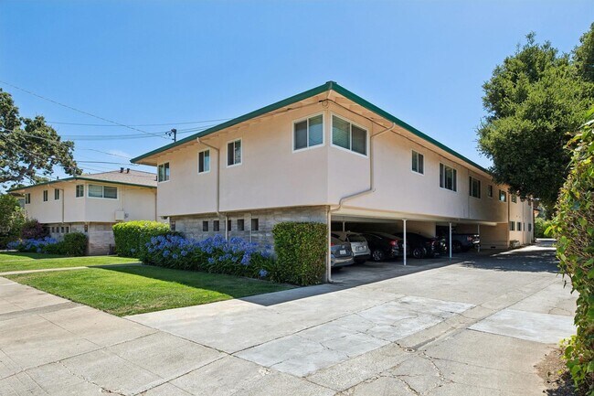 Building Photo - 815 Roble Ave