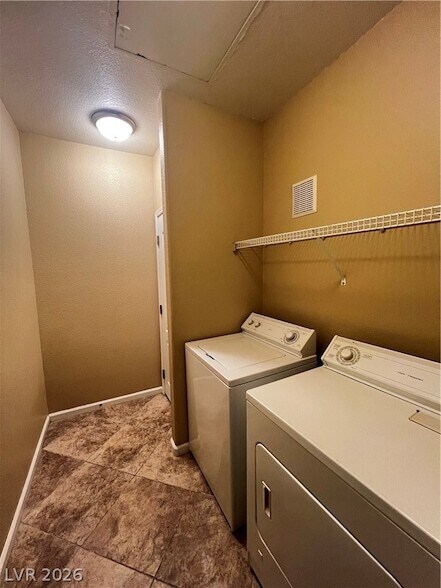 Building Photo - 1725 Queen Victoria St