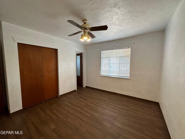 Building Photo - 5205 Flower Dr