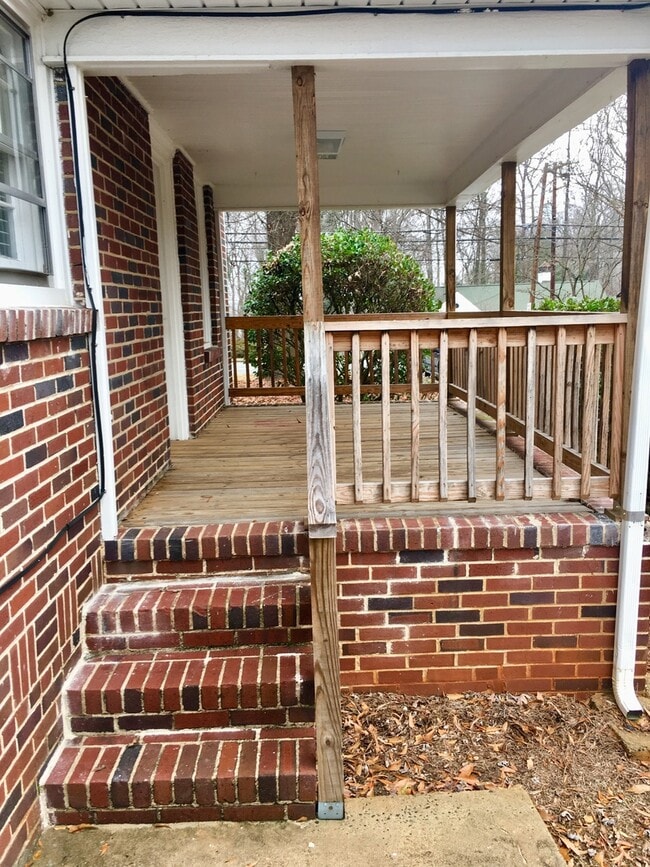 Building Photo - Coming Soon! Great 3BR/2BA brick home, wal...
