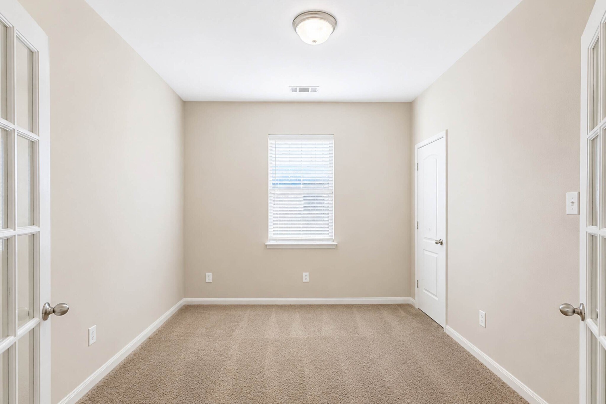 Building Photo - 1602 Kim Loan Dr