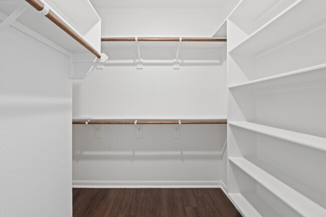 Building Photo - 619 Killam Dr