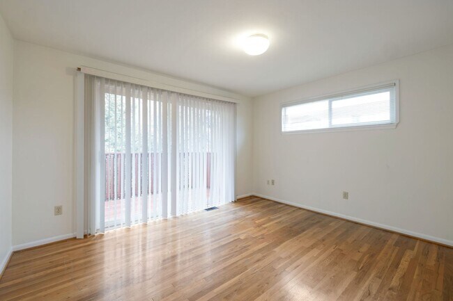 Building Photo - Seward Park