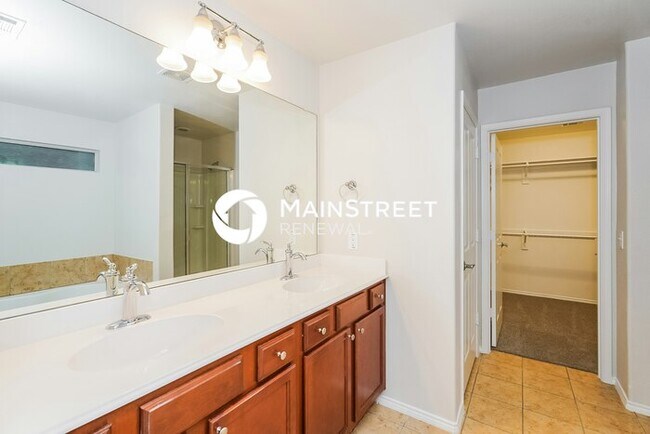 Building Photo - 4 Bedroom Pet-Friendly Home in FORT WORTH,...